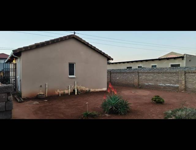 3 BEDROOM HOUSE FOR SALE IN PROTEA GLEN EXT